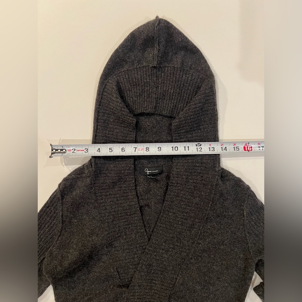 Aqua 100% Cashmere Grey Ribbed
Hooded Sweater Medium - Picture 12 of 14